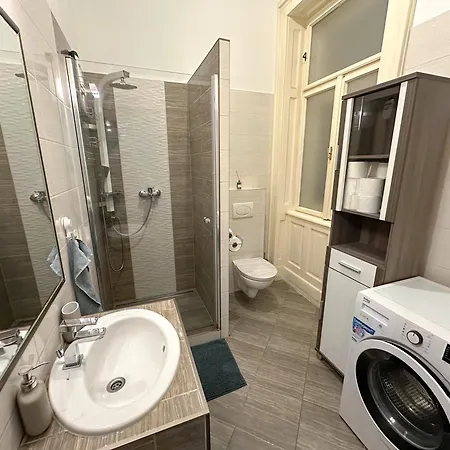 Parliament Appartement *