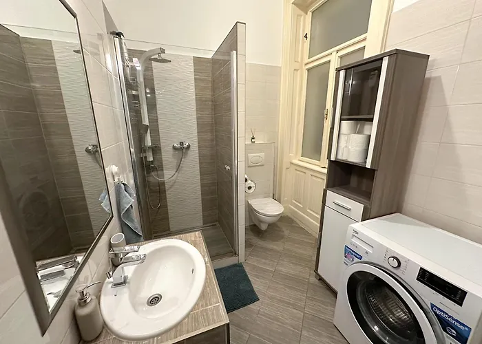 Parliament Apartament *